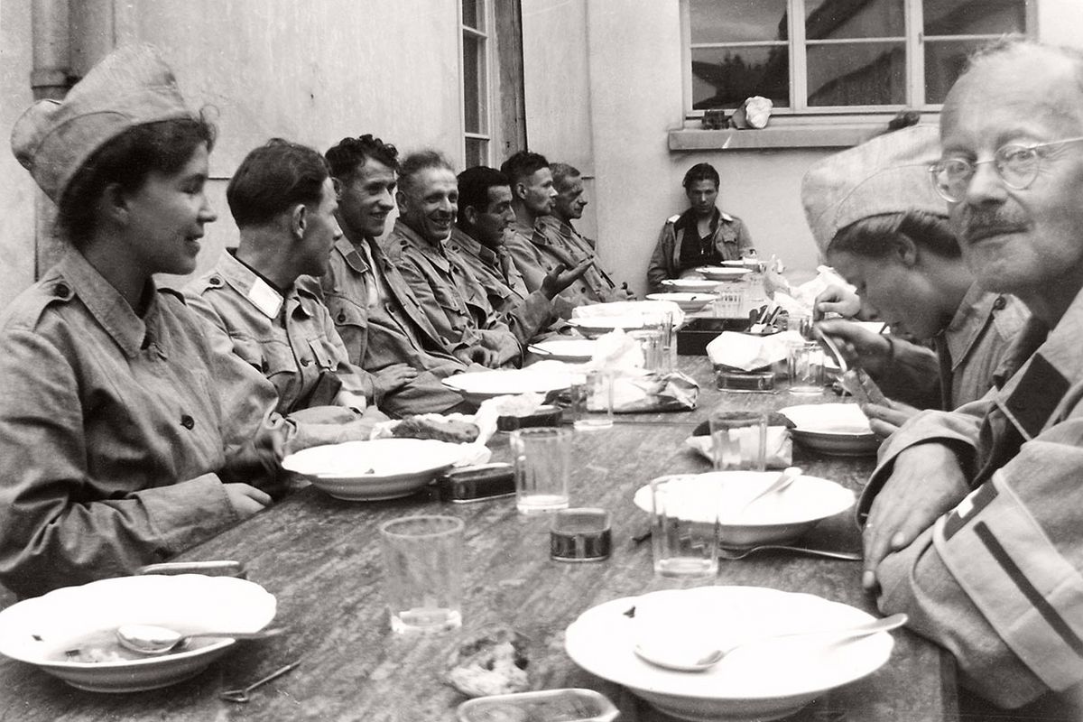 During the second world war, Fischer was also obligated to form and train his own air defence troops - here on a main exercise in July 1944.