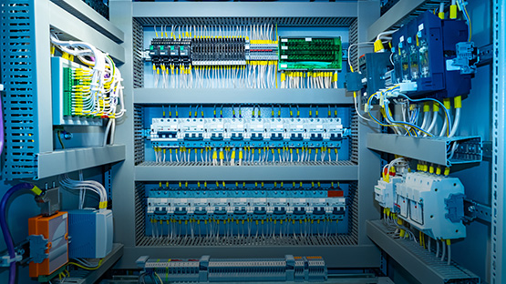 Elektro und Haustechnik Fischer Reinach steht unter Spannung